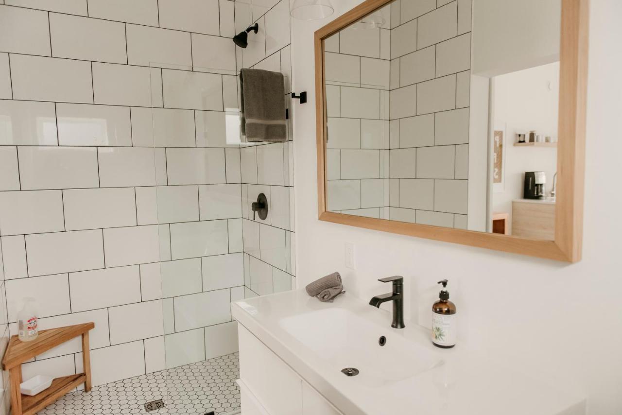 Drift West Coast Getaway Hotel Ucluelet Buitenkant foto