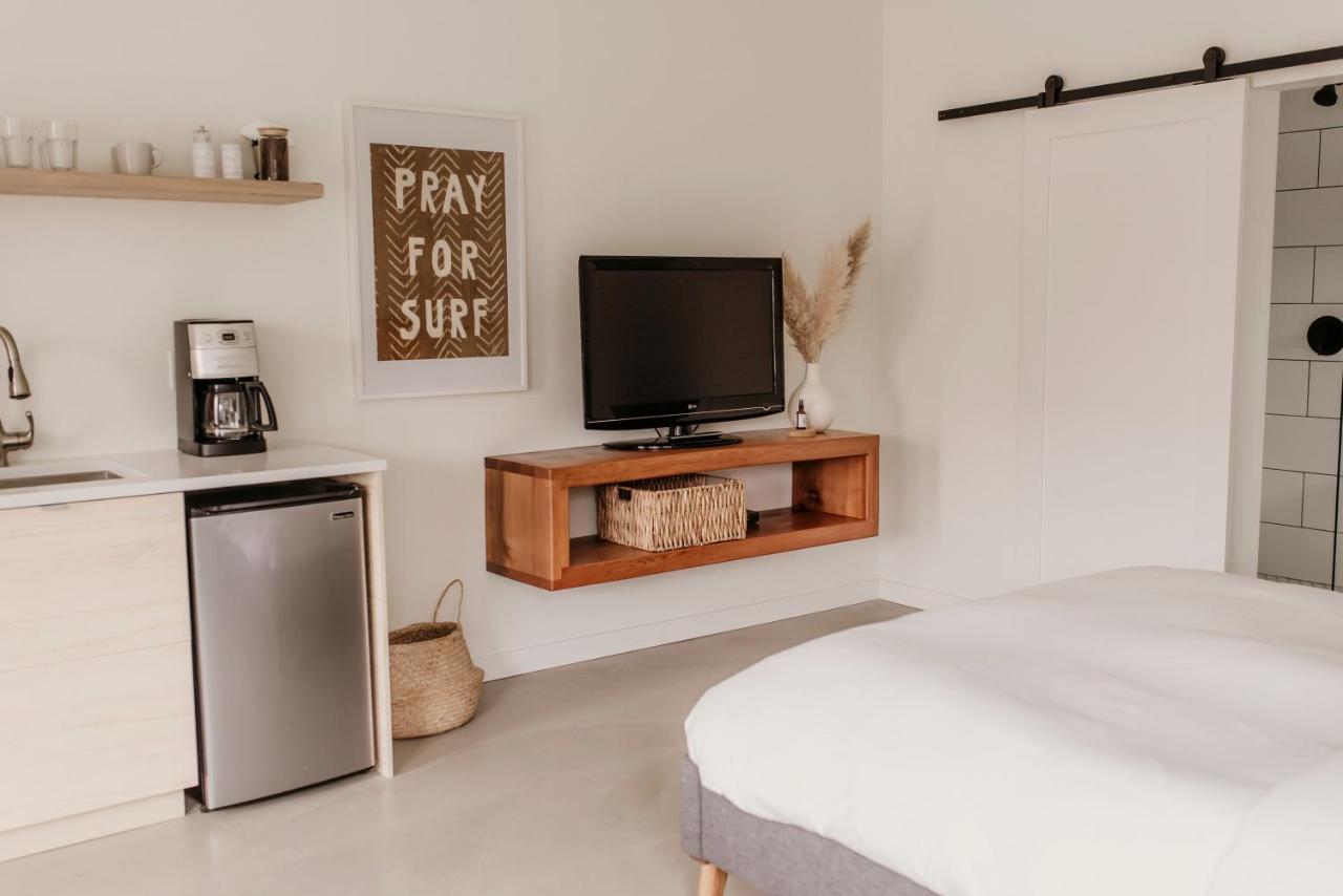 Drift West Coast Getaway Hotel Ucluelet Buitenkant foto